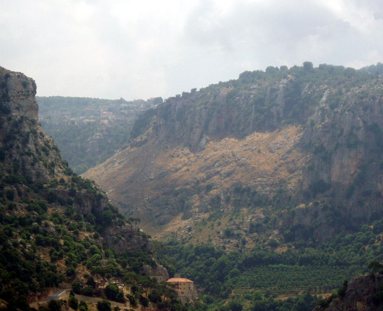 gal/Kfarsghab_General_Views/kfarsghab06072006.jpg